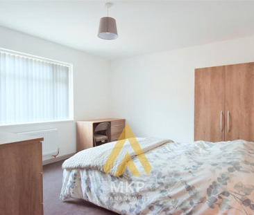 5 bedroom end of terrace house to rent - Photo 3