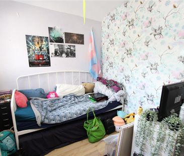 3 bedroom end of terrace house to rent - Photo 4