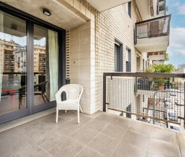 Moderno bilocale con terrazzo adiacente a corso Sempione - Photo 1