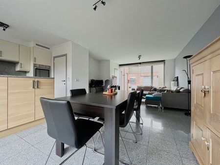 Lichtrijke gezinswoning met 3 slpks nabij centrum! - Photo 2