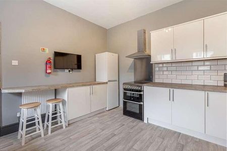 En-suite Room, Bromyard Road, Worcester, WR2 - Photo 3