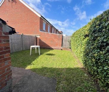 4 bedroom semi-detached house to rent - Photo 5