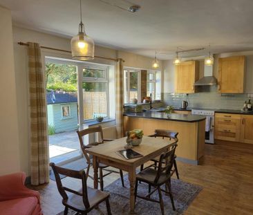 4 bedroom semi-detached house to rent - Photo 6