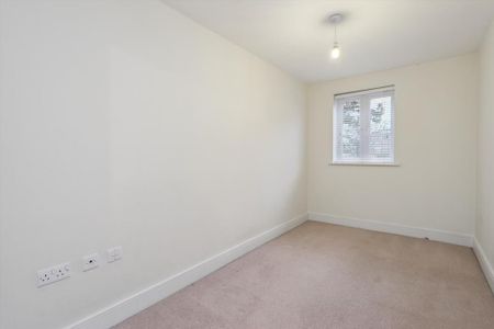 4 bedroom terraced house to rent - Photo 3