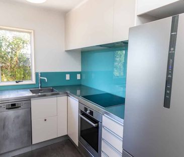 Townhouse in Newtown - Photo 2