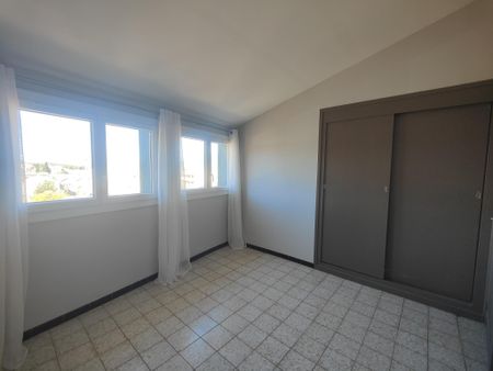Location Appartement 3 pièces 54m² LE PRADET 83220 - Photo 5