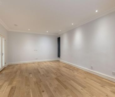 3 bedroom flat to rent - Photo 3