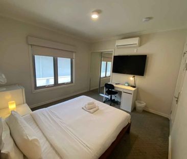 Room 10 (Non Ensuite) - Photo 3