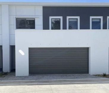 4B2B2C LUXURY TOWNHOUSE AT THE TOP LOCATION - Photo 4