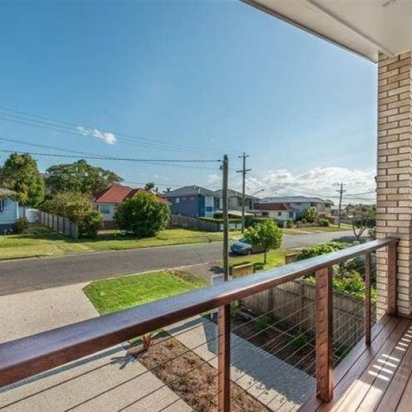 Spacious Family Home in Quiet Tree Lined Street! - Photo 1