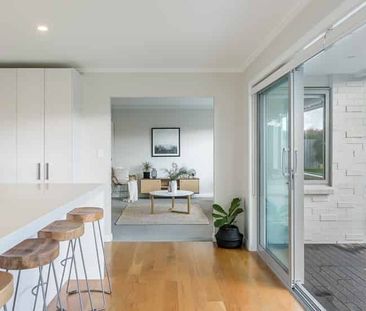 Superb Riverhead Family Home - Photo 1