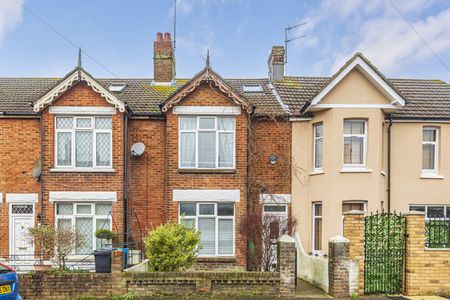 3 bed terraced house to rent in St Mary's Road, Poole, BH15 - Photo 2