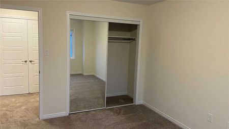 For Lease - 7648 Tupelo Crescent, Niagara Falls, Ontario - Photo 2