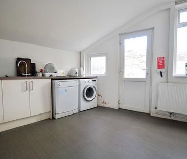 1 bedroom in a house share to rent - Photo 5