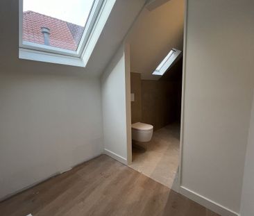 Gerenoveerde stadswoning met één slaapkamer te huur met zicht op de... - Photo 2