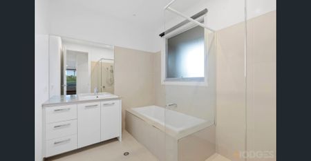 Please contact Molly Rogerson to arrange an inspection; SandringhamPM2@hodges.com.au - Photo 5