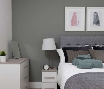 Burnell Avenue Room 5 - Photo 2