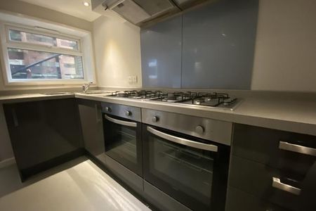 South Parade, - Photo 2