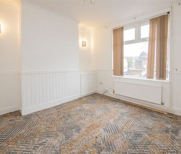 2 bed House - Mid Terrace To Let - Photo 2