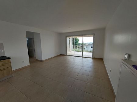 Location appartement 3 pièces, 66.61m², Fort-de-France - Photo 4