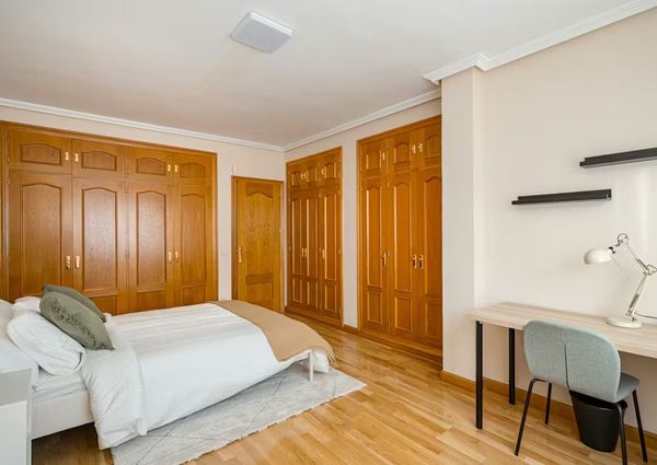 Calle de Umbría, Madrid, Community of Madrid 28043