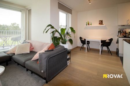 Zeer energiezuinig en instapklaar appartement (tot. opp. 81,44 m²) met private autostaanplaats - Photo 2