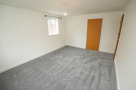 2 bed Apartment for Rent - Photo 2