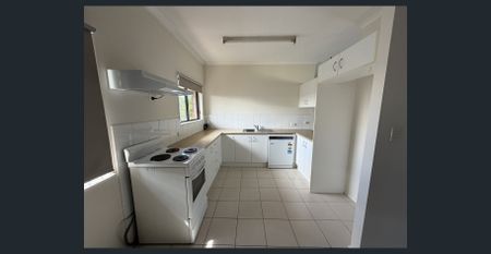 Updated unit in the heart of Moorooka - Photo 2