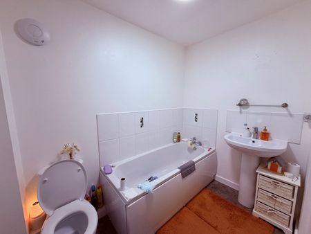 2 bedroom apartment to rent - Photo 2