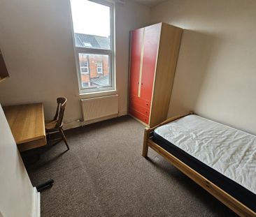 1 bedroom in a house share to rent - Photo 6