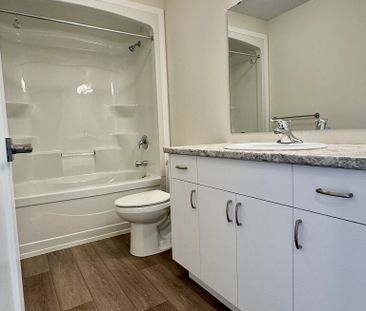 For Lease - 35 Canary Street, Tillsonburg, Ontario - Photo 6