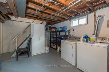 For Lease - 11 Oak Street, Barrie, Ontario - Photo 2
