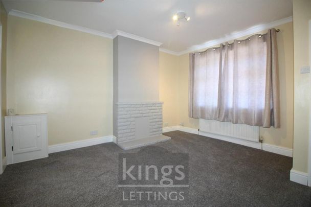3 Bedroom House - Terraced To Let - Photo 1