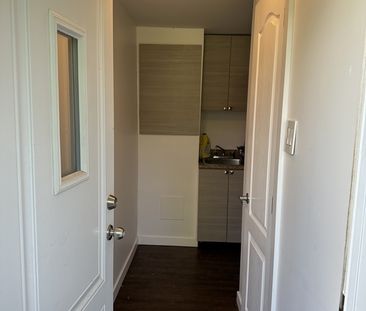 Bachelor à Louer – 7023a Guelph, CSL - Photo 3