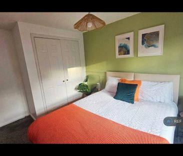 1 bedroom in a flat share to rent - Photo 5