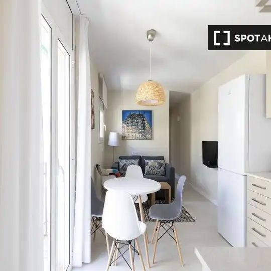 Piso de alquiler en Vila de Gràcia - Photo 1