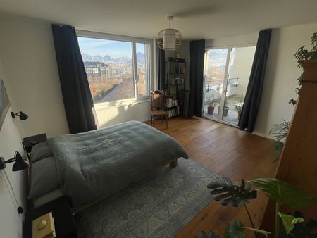 APPARTEMENT MANSARDÉ DE 3 PIÈCES À KRIENS (LU), MEUBLÉ, TEMPORAIRE - Foto 4