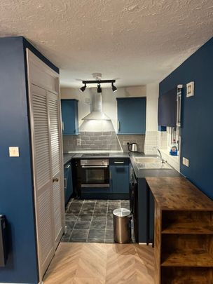 Studio Flat, Captains Palce, SO14 - Photo 1