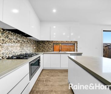 Modern Family Living in a Convenient Wollert Location - Photo 3