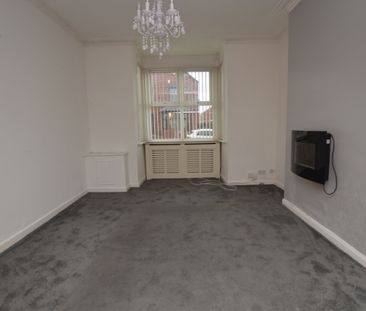 2 Bedroom Terraced House - Photo 2