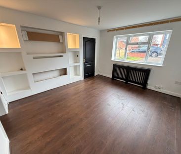 Clare Crescent, Woodcross, Wolverhampton - Photo 1