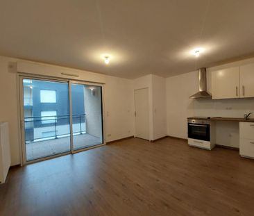 Location Appartement 2 pièces 39m² BIHOREL 76420 - Photo 1