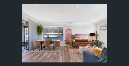 Immaculate Renovated Townhouse With Solar And EVO Hot Water System! - Photo 2