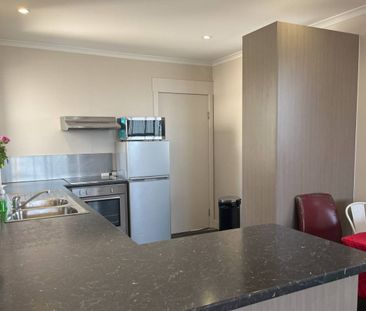 Apartment living without the city hustle and bustle - Photo 4