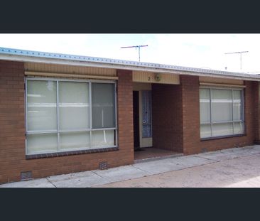 3/10 Portarlington Road, Newcomb, Vic 3219 - Photo 2
