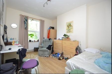 12 Bedroom Student Houses in Hyde Park - Photo 5