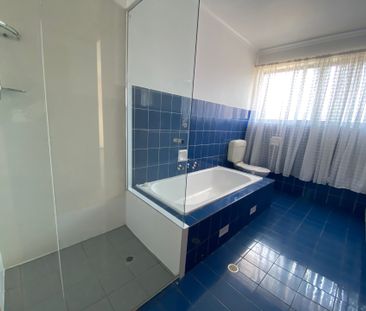 Great Location - Walking Distance to Tea Tree Plaza & Obahn - Photo 4