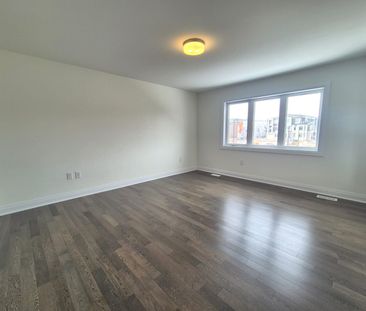 For Lease - 3284 Mariner Pass, Oakville, Ontario - Photo 2