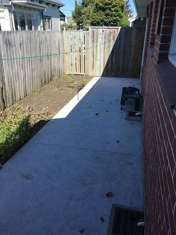 Large 2-bed unit in great location - Photo 4