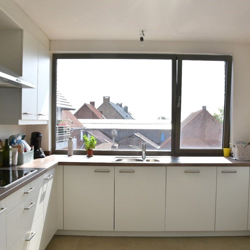 Uiterst lichtrijk en ruim 3-slaapkamerappartement met 2 terrassen te huur in Heule - Foto 1